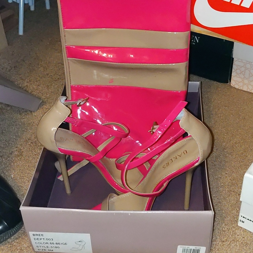 Shoes - Picture 2 of 4